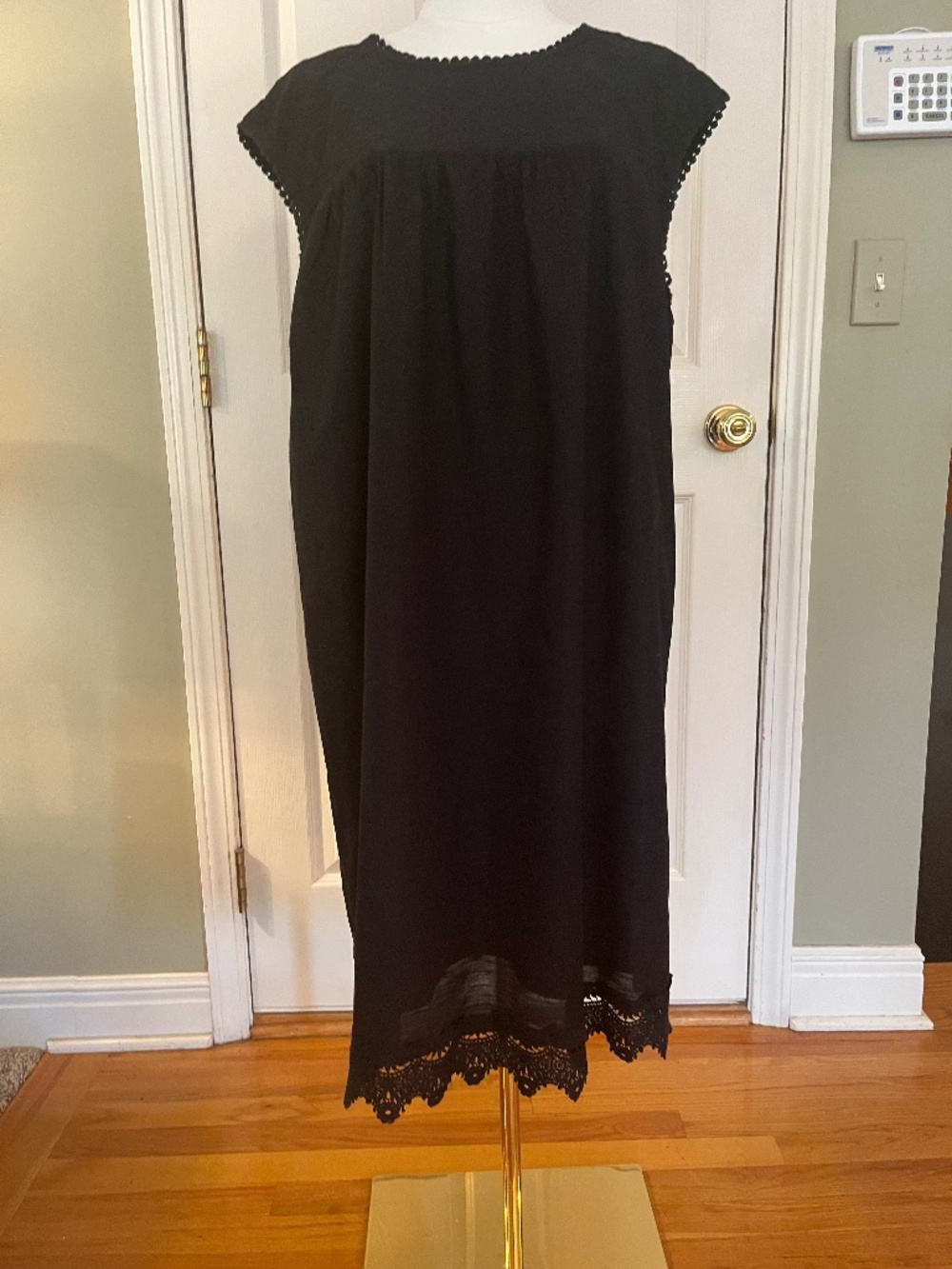 Who What Wear Black Sleeveless Lace Shift Dress Large NWT
